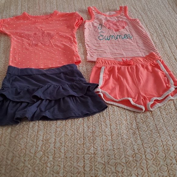 Girls 4-Piece Tops, Shorts & Skirt Set Size 2T - Picture 2 of 3